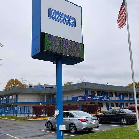Travelodge By Wyndham Grand Rapids North Walker Екстериор снимка