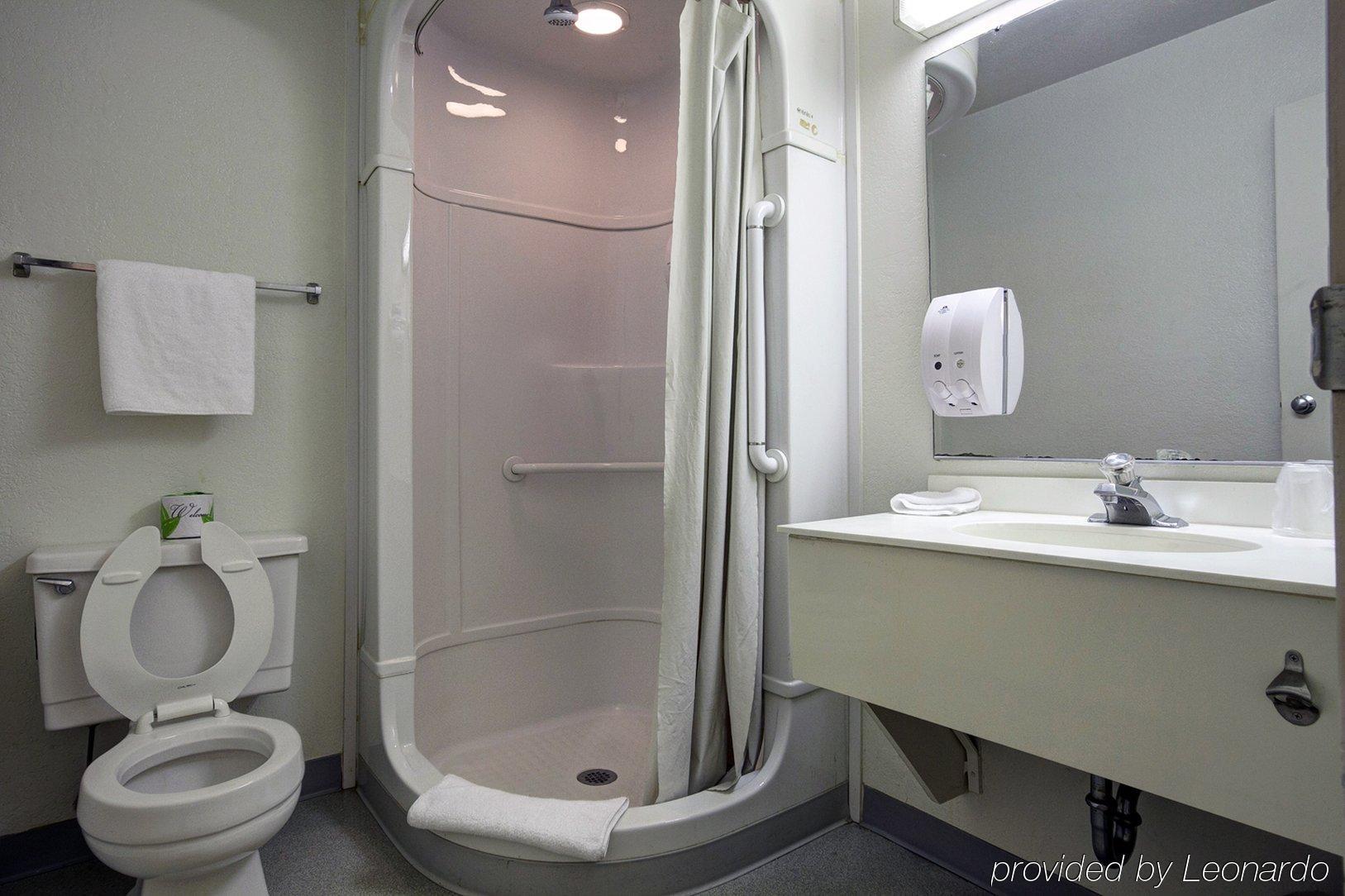 Travelodge By Wyndham Grand Rapids North Walker Стая снимка